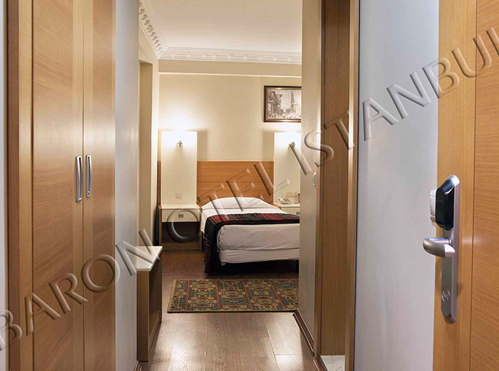 Baron Hotel Rooms